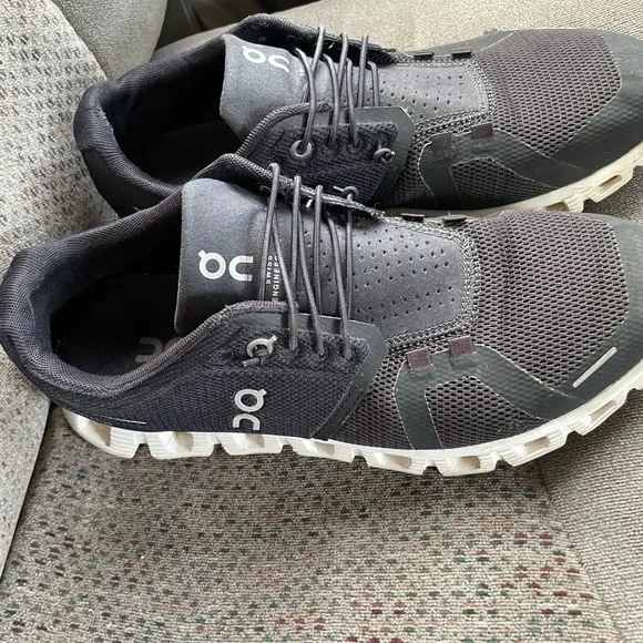 On Running Black and White Athletic Shoes - Picture 2 of 8